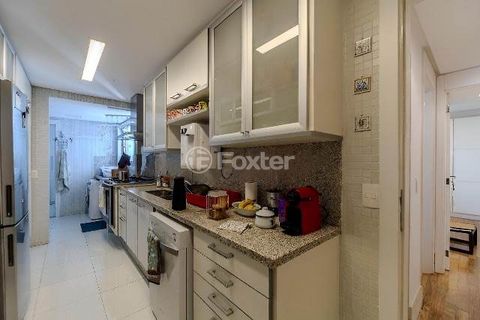 Image 6 - 895915