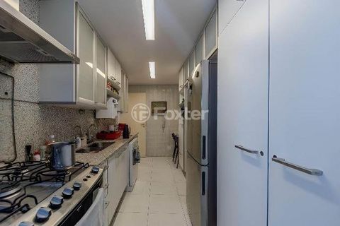 Image 8 - 895915