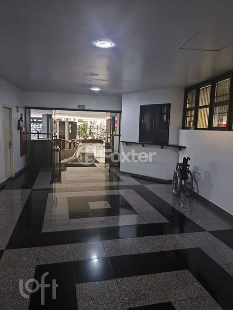 Image 8 - 895921