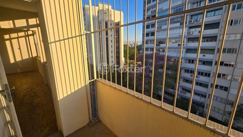 Image 4 - 895927