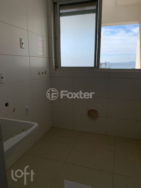 Image 3 - 895939