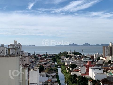 Image 6 - 895939