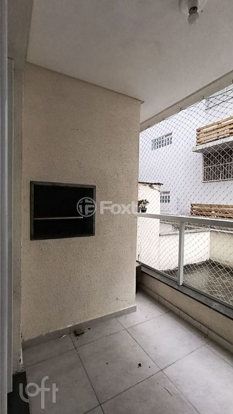 Image 6 - 895940
