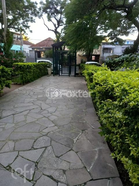 Image 5 - 895947