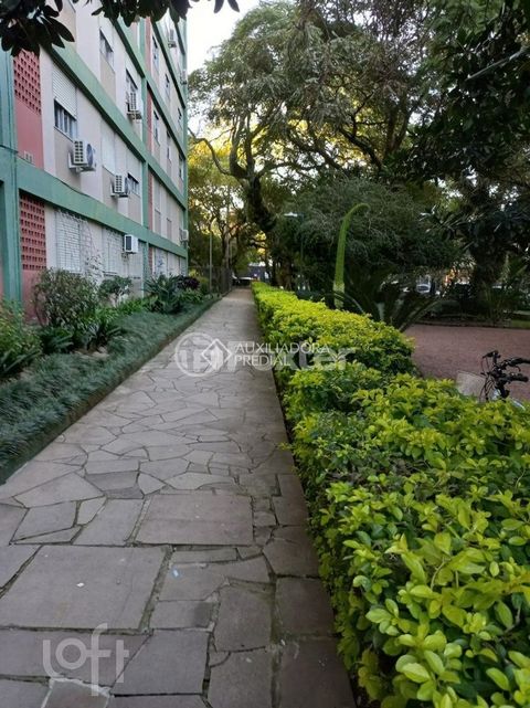 Image 1 - 895947