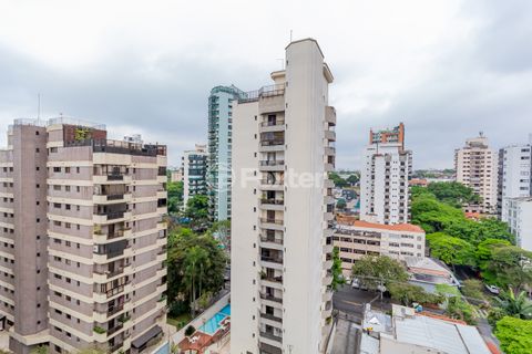 Image 15 - 895949