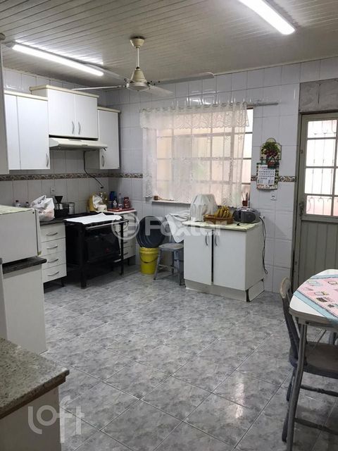 Image 8 - 895955