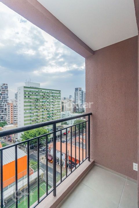 Image 9 - 895958