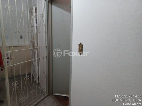 Image 6 - 895964