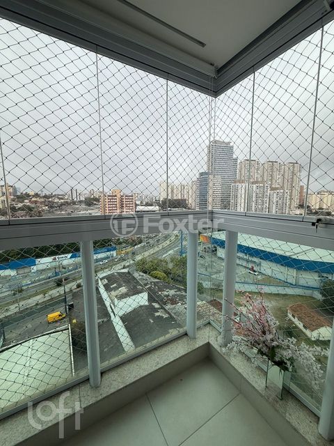 Image 10 - 895986