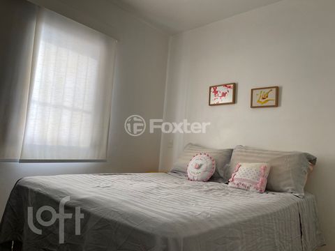 Image 7 - 895991