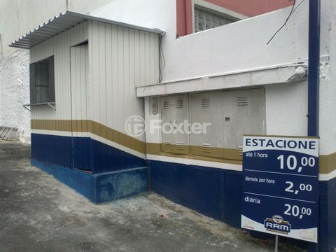 Image 4 - 895995