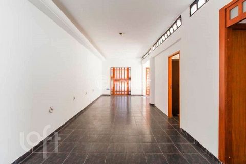 Image 7 - 896000