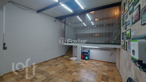 Image 11 - 896002
