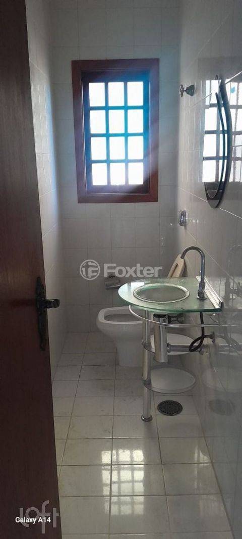 Image 7 - 896005