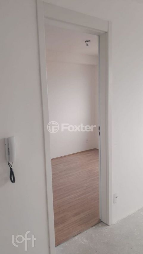 Image 3 - 896009