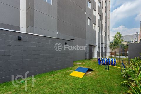 Image 7 - 896009
