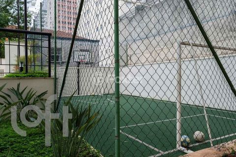 Image 6 - 896018
