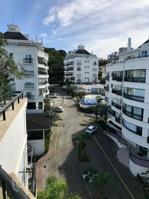 Image 10 - 896024