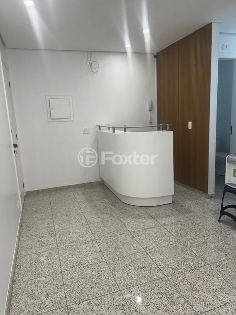 Image 7 - 896029