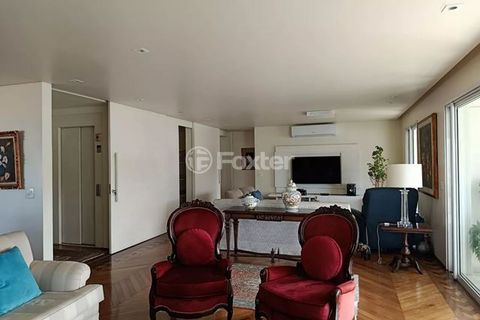 Image 5 - 896043