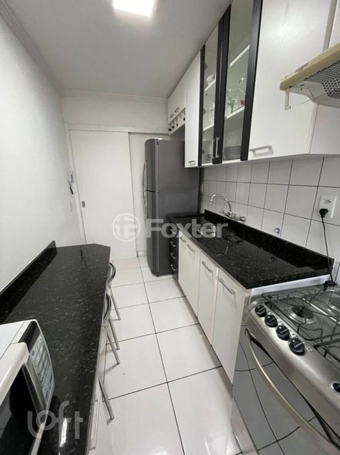 Image 8 - 896045