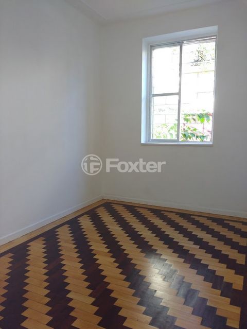 Image 7 - 896066