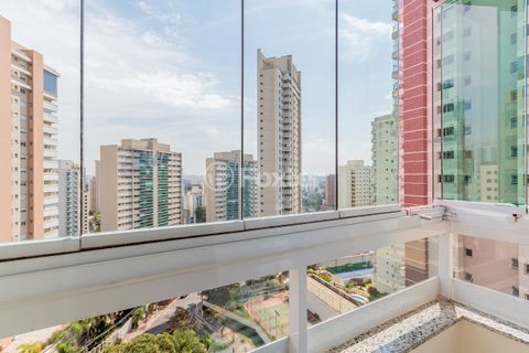 Image 19 - 896069