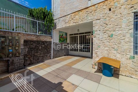 Image 10 - 896075