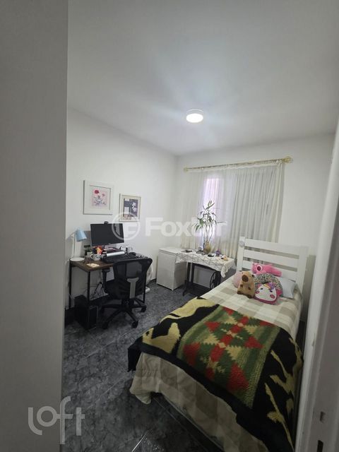 Image 7 - 896083