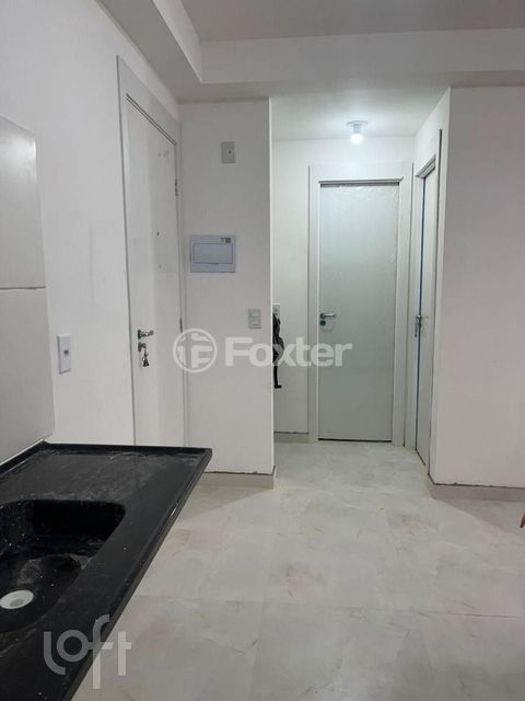Image 3 - 896102