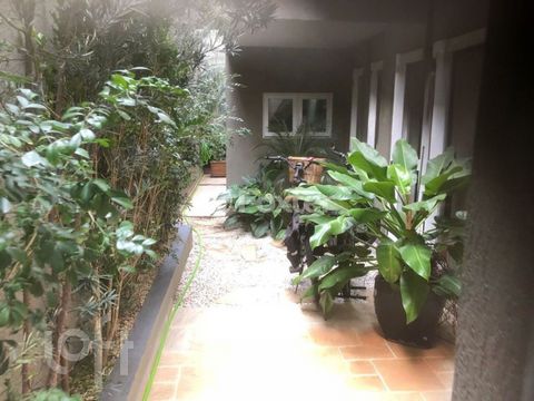 Image 6 - 896119