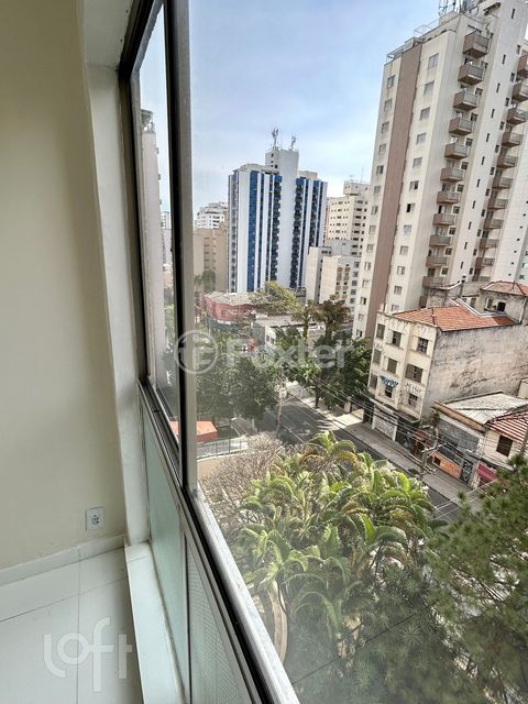 Image 9 - 896125