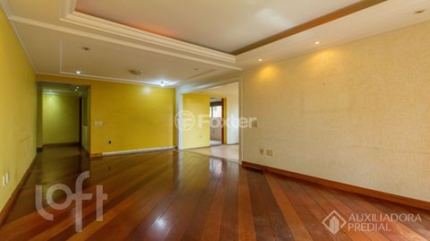 Image 6 - 896136