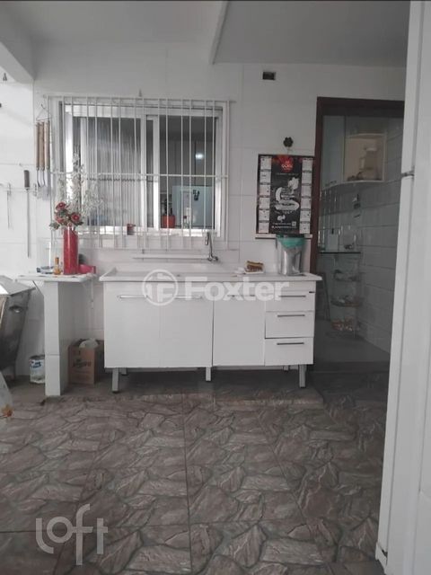 Image 4 - 896156