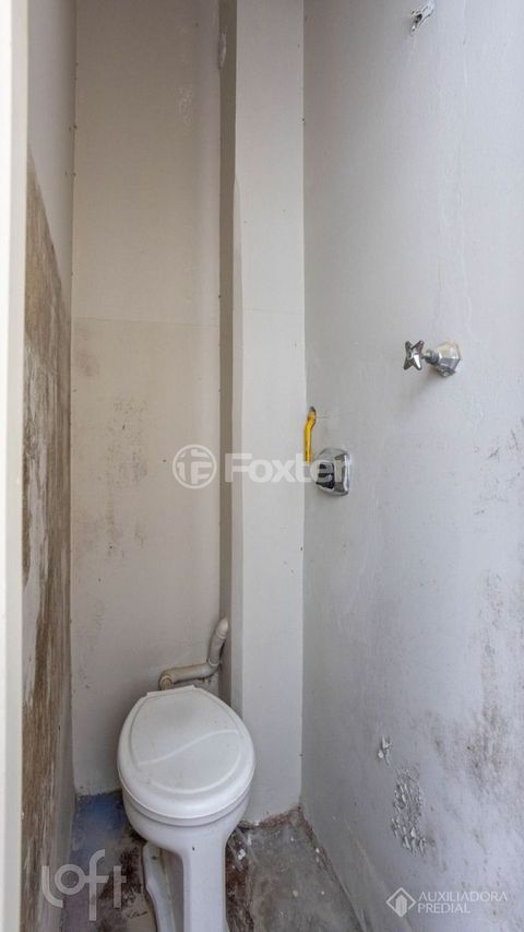 Image 9 - 896208