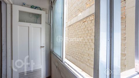 Image 8 - 896208