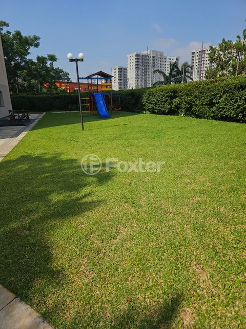 Image 15 - 896231