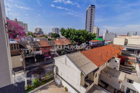 Image 6 - 896275
