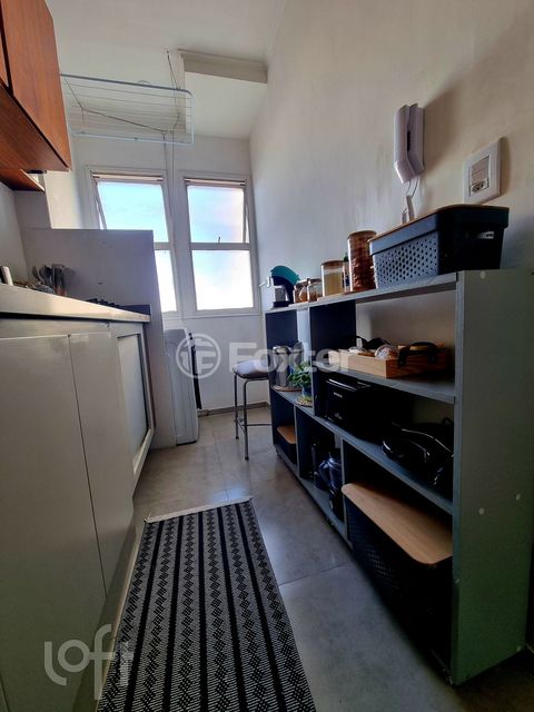 Image 3 - 896275