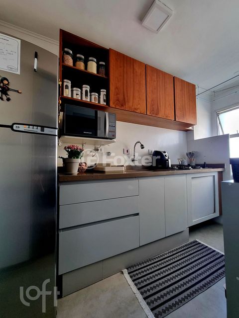 Image 2 - 896275
