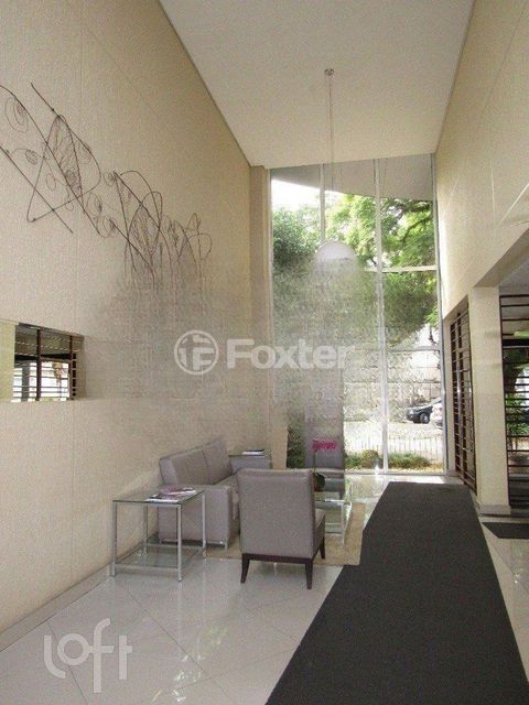 Image 10 - 896300