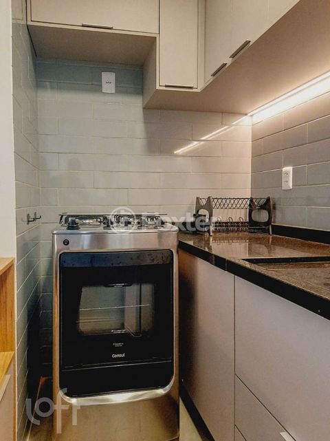 Image 3 - 896306