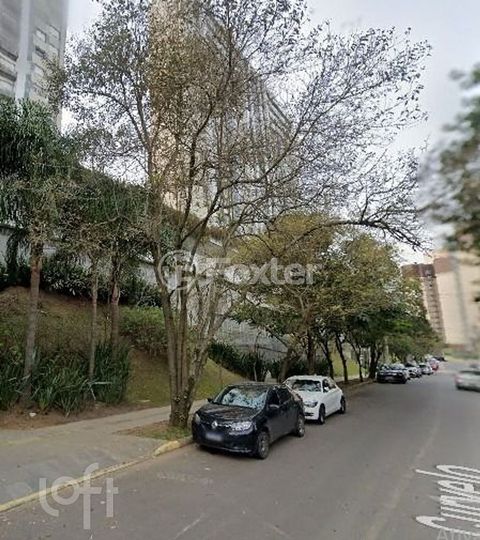 Image 0 - 896361