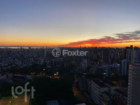 Image 4 - 896361