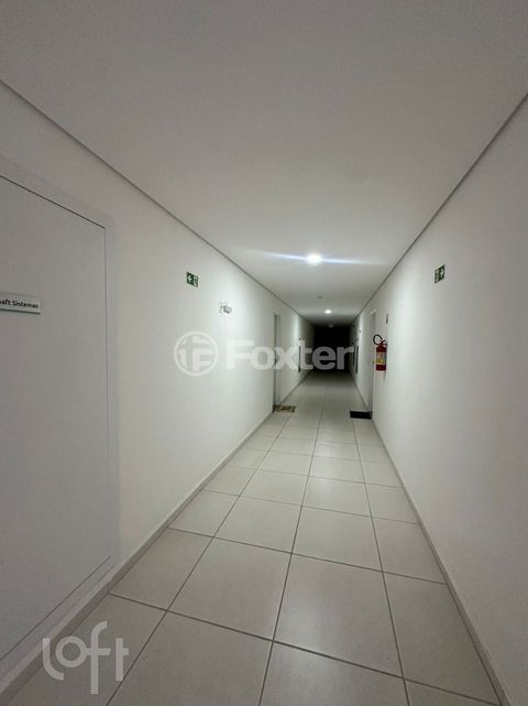 Image 3 - 896363