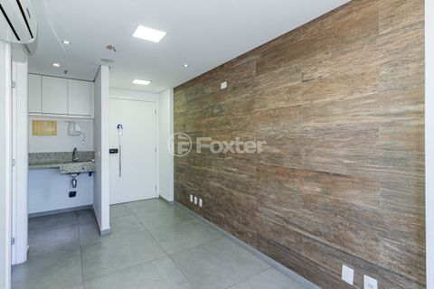 Image 7 - 896365