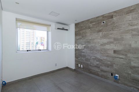 Image 9 - 896365