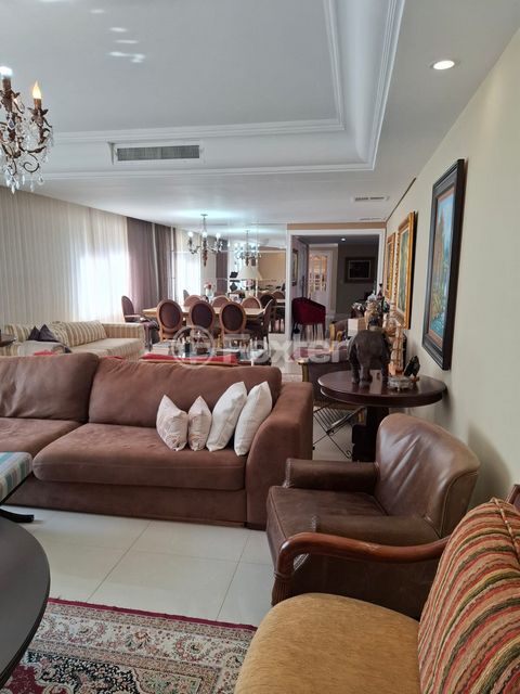 Image 7 - 896366