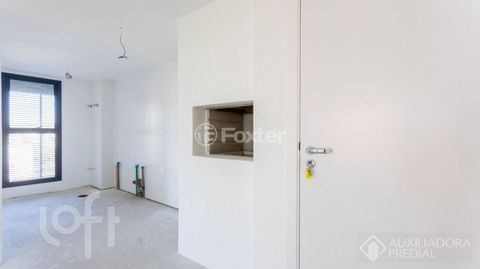 Image 4 - 896373